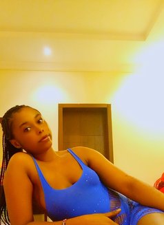 Candy - escort in Jeddah Photo 2 of 4