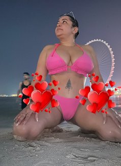 Candy - escort in Dubai Photo 10 of 17