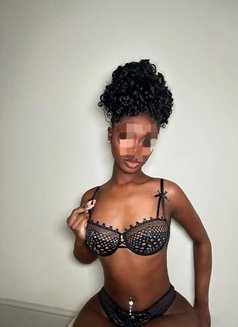 Candy - escort in Hyderabad Photo 2 of 5