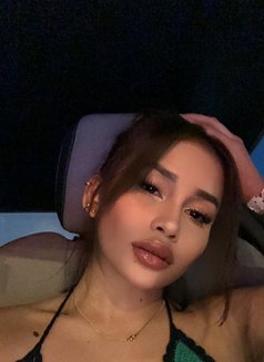 Candy - puta in Dubai Photo 6 of 8