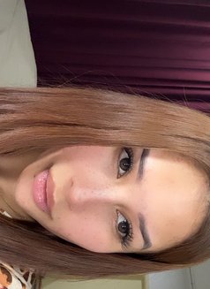 Candy - puta in Dubai Photo 7 of 8