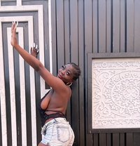 Candy - puta in Accra