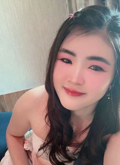 Candy Good Massage - puta in Muscat Photo 1 of 9