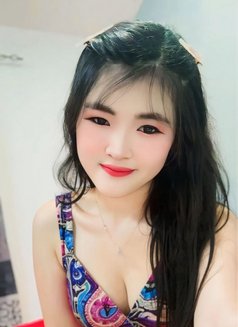 Candy Good Massage - puta in Muscat Photo 6 of 9