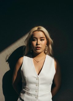 Candy kazhakstani party girl - puta in Hong Kong Photo 16 of 19