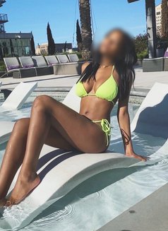 Candy - escort in Bali Photo 9 of 12