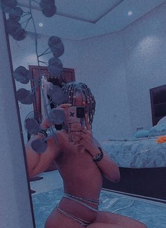 Candy - escort in Nairobi Photo 5 of 7