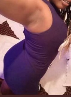 Candy - escort in Nairobi Photo 2 of 5