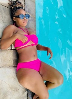 Candy - puta in Nairobi Photo 2 of 4