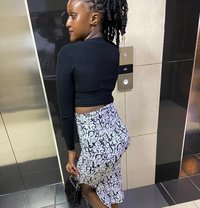 Candy - puta in Nairobi