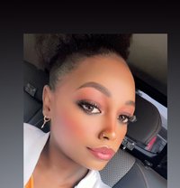 Candy - puta in Nairobi