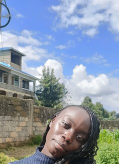 Candy - puta in Nairobi Photo 2 of 4