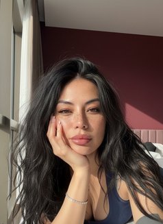 Candy LovE - puta in London Photo 29 of 30