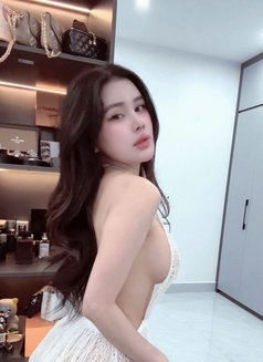 Candy New in Dubai good services - escort in Dubai Photo 1 of 8