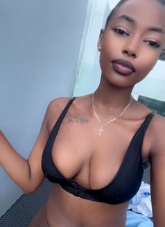 Candy - escort in Bangkok Photo 4 of 6