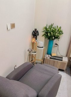 Candy - masseuse in Al Manama Photo 5 of 6