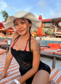 candy - escort in Koh Phangan Photo 3 of 6