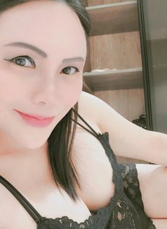 Candy - puta in Riyadh Photo 7 of 9