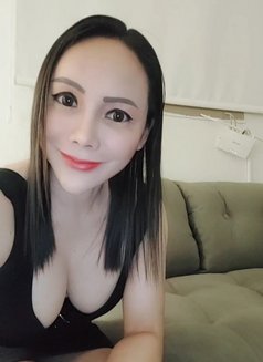 Candy - puta in Riyadh Photo 6 of 10