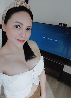 Candy - puta in Riyadh Photo 7 of 10