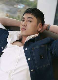 Capricornus Ng - Acompañantes masculino in Bangkok Photo 18 of 18
