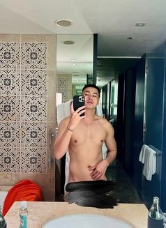 Capricornus Ng - Male escort in Bangkok Photo 13 of 14