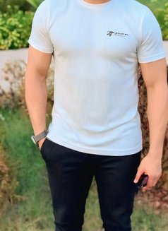 Captain Ashraf - Male escort in Cairo Photo 4 of 8