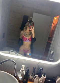 Cara - escort in Bangkok Photo 5 of 9