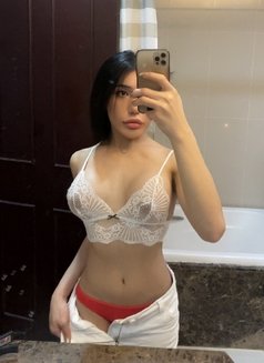 Cara / sucking lover, Romance w HOT - Transsexual escort in Bangkok Photo 3 of 12