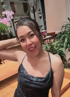 Cara - puta in Bangkok Photo 8 of 8