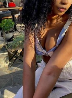 Cardi Baby - escort in Noida Photo 4 of 5