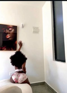 Cardi - escort in Noida Photo 2 of 3