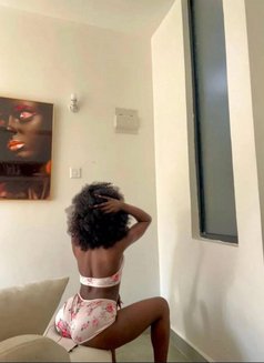 Cardi - escort in Noida Photo 3 of 3