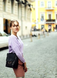 Cardy - escort in Dubai Photo 8 of 16