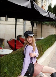 Cardy - escort in Dubai Photo 9 of 16