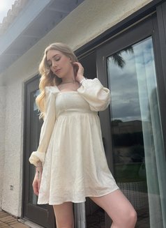 Careele - puta in Metz Photo 1 of 5