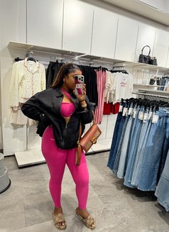 Careen - escort in Lagos, Nigeria Photo 6 of 6