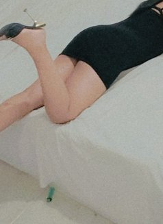 Caren - escort in Beirut Photo 5 of 5