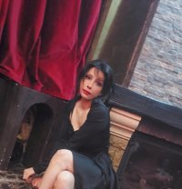 Mimi - escort in Beirut Photo 1 of 6