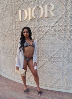 Carina - escort in Dubai Photo 4 of 5