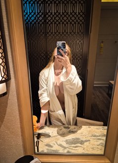 Carina Lime - escort in Bangkok Photo 7 of 13