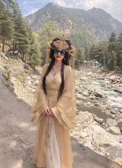 Carina - escort in Gurgaon Photo 1 of 4
