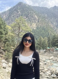 Carina - escort in Gurgaon Photo 2 of 4