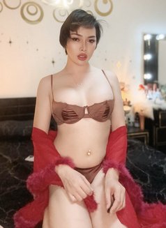 Carisa - Transsexual escort in Jeddah Photo 9 of 12