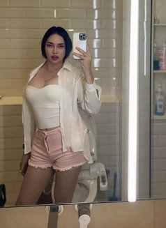 Carisa - Transsexual escort in Jeddah Photo 6 of 9