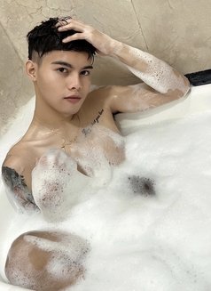 Carl 🇵🇭 - Male escort in Kuala Lumpur Photo 6 of 7