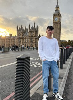 Twink Carl - Male escort in Dubai Photo 9 of 10