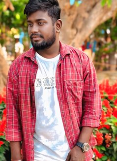 Carl - Male escort in Kolkata Photo 2 of 4