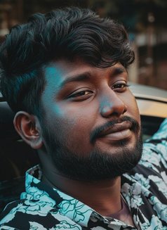 Carl - Male escort in Kolkata Photo 3 of 4