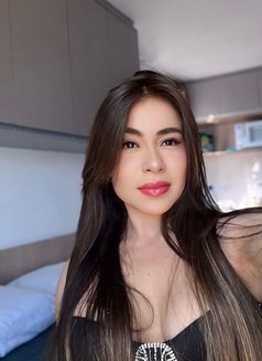 Carla - escort in Singapore Photo 3 of 3